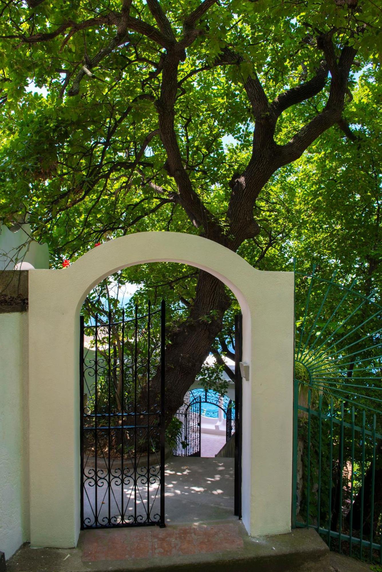 Villa Santa Chiara Positano Suites Exteriör bild