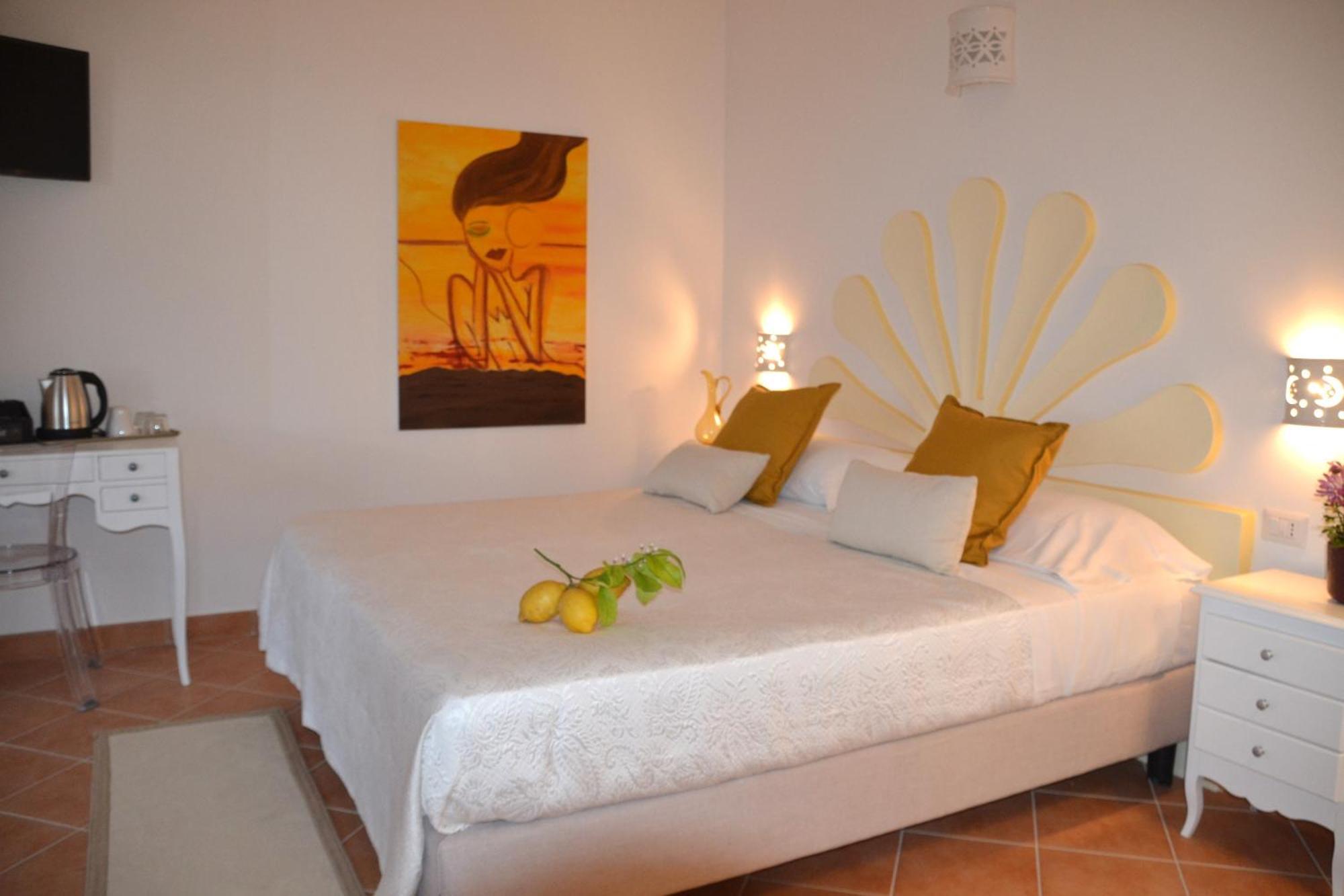 Villa Santa Chiara Positano Suites Exteriör bild