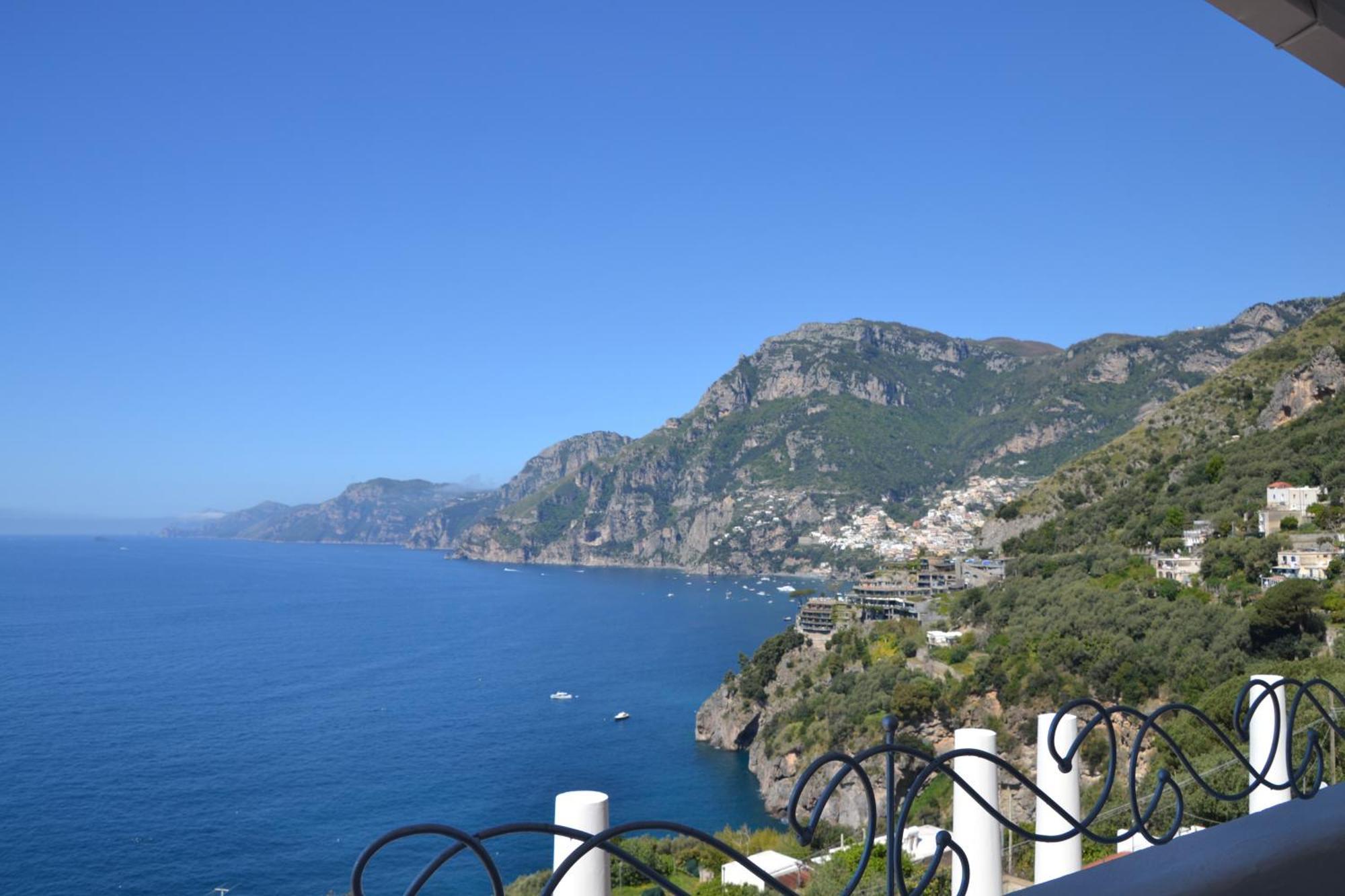 Villa Santa Chiara Positano Suites Exteriör bild